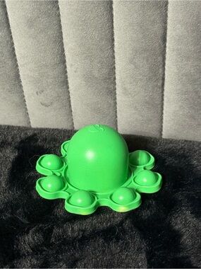 💙5/$22- Green Silicone Fidget Popper Toy